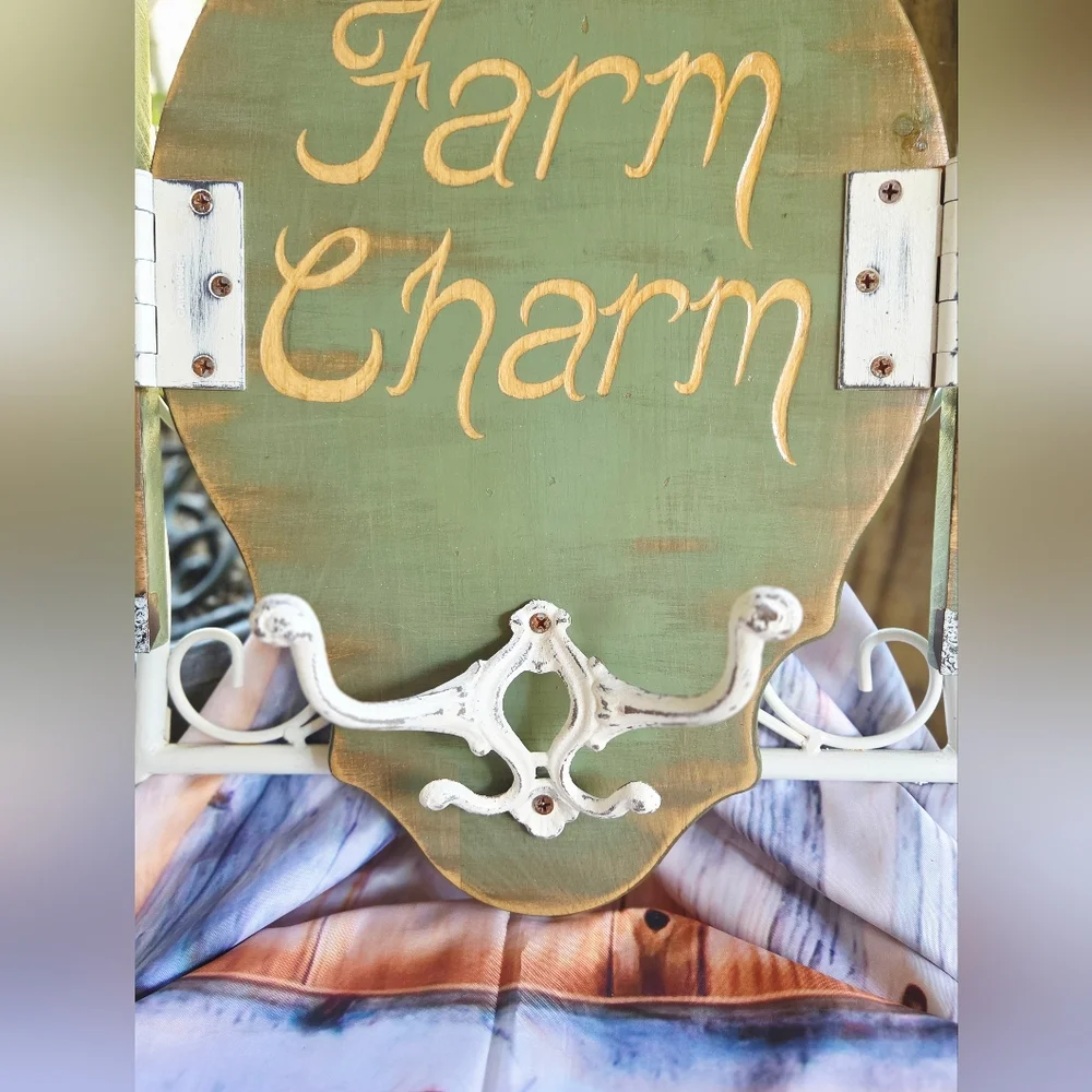 Handmade Farm Charm Decorative Wall Art Featuring Multiple Hooks & Picture Clips